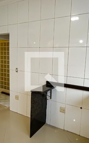 Casa à venda com 111m², 2 quartos e 3 vagas Casa à venda com 111m², 2 quartos e 3 vagascozinha