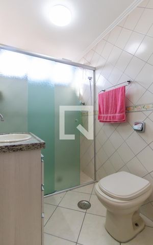 Apartamento para alugar com 68m², 2 quartos e 1 vaga Apartamento para alugar com 68m², 2 quartos e 1 vagaBanheiro