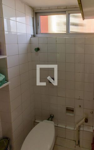 Apartamento para alugar com 68m², 2 quartos e 1 vaga Apartamento para alugar com 68m², 2 quartos e 1 vagaBanheiro de serviço