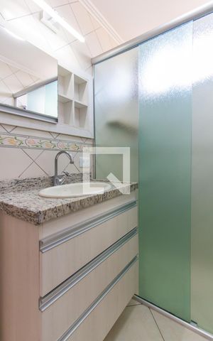Apartamento para alugar com 68m², 2 quartos e 1 vaga Apartamento para alugar com 68m², 2 quartos e 1 vagaBanheiro