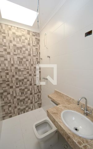 Casa à venda com 110m², 3 quartos e 2 vagasBanheiro