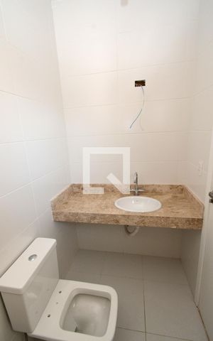 Casa à venda com 110m², 3 quartos e 2 vagasBanheiro da Suíte