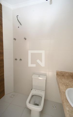 Casa à venda com 110m², 3 quartos e 2 vagasBanheiro da Suíte