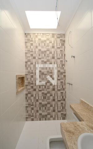 Casa à venda com 110m², 3 quartos e 2 vagasBanheiro