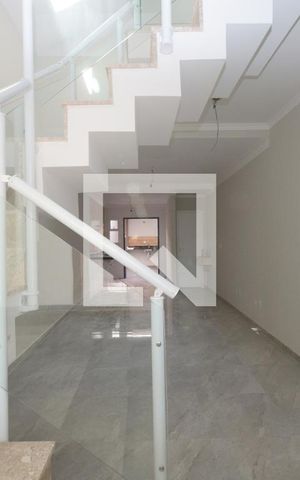 Casa à venda com 110m², 3 quartos e 2 vagasSala