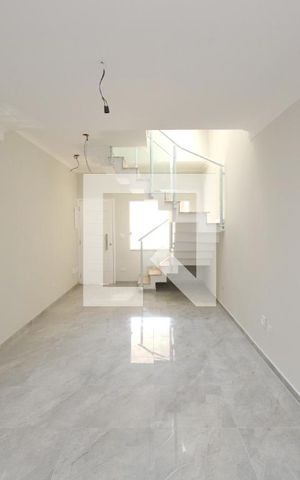 Casa à venda com 110m², 3 quartos e 2 vagasSala