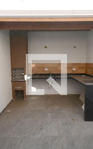 Casa à venda com 110m², 3 quartos e 2 vagasQuintal