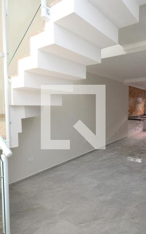 Casa à venda com 110m², 3 quartos e 2 vagasSala