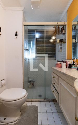 Apartamento à venda com 298m², 4 quartos e 4 vagas Apartamento à venda com 298m², 4 quartos e 4 vagasBanheiro Quarto 3