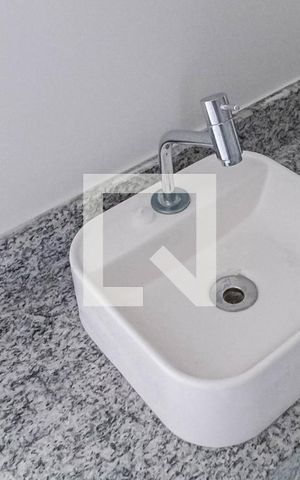 Casa à venda com 160m², 4 quartos e 4 vagas Casa à venda com 160m², 4 quartos e 4 vagasPiso superior Lavabo/Banheiro social 1