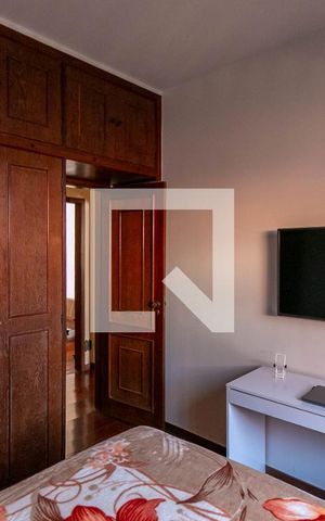 Casa à venda com 365m², 5 quartos e 6 vagas Casa à venda com 365m², 5 quartos e 6 vagasQuarto