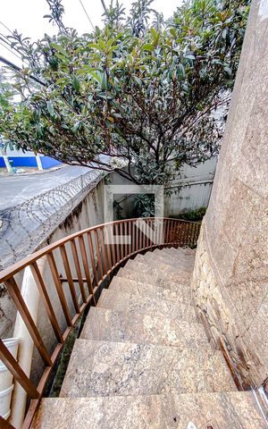Casa à venda com 420m², 5 quartos e 11 vagasEntrada
