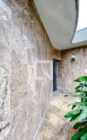 Casa à venda com 420m², 5 quartos e 11 vagasEntrada