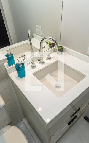 Apartamento à venda com 137m², 3 quartos e 3 vagas Apartamento à venda com 137m², 3 quartos e 3 vagasDetalhe Banheiro da Suíte 3