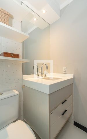 Apartamento à venda com 137m², 3 quartos e 3 vagas Apartamento à venda com 137m², 3 quartos e 3 vagasBanheiro da Suíte 2