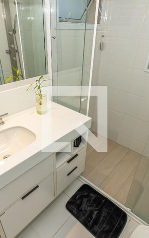 Apartamento à venda com 137m², 3 quartos e 3 vagas Apartamento à venda com 137m², 3 quartos e 3 vagasDetalhe Banheiro da Suíte 1