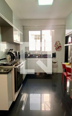 Apartamento à venda com 178m², 4 quartos e 4 vagas Apartamento à venda com 178m², 4 quartos e 4 vagasCozinha