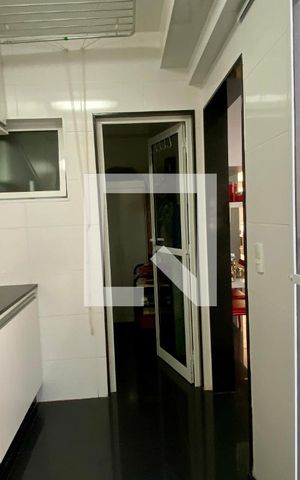 Apartamento à venda com 178m², 4 quartos e 4 vagas Apartamento à venda com 178m², 4 quartos e 4 vagasÁrea de Serviço