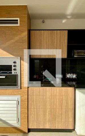 Apartamento à venda com 178m², 4 quartos e 4 vagas Apartamento à venda com 178m², 4 quartos e 4 vagasVaranda gourmet