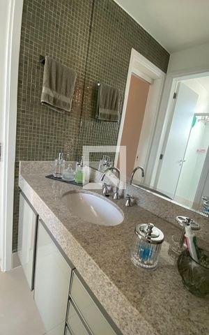 Apartamento à venda com 178m², 4 quartos e 4 vagas Apartamento à venda com 178m², 4 quartos e 4 vagasQuarto Suíte 3