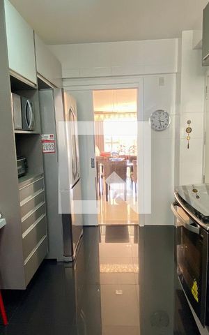 Apartamento à venda com 178m², 4 quartos e 4 vagas Apartamento à venda com 178m², 4 quartos e 4 vagasCozinha