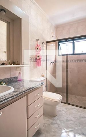 Casa à venda com 400m², 3 quartos e 5 vagasBanheiro 2