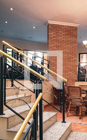 Casa à venda com 400m², 3 quartos e 5 vagasSala