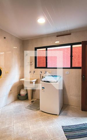 Casa à venda com 400m², 3 quartos e 5 vagasÁrea de Serviço