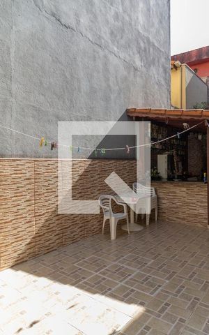Casa à venda com 800m², 3 quartos e 4 vagas Casa à venda com 800m², 3 quartos e 4 vagasQuintal