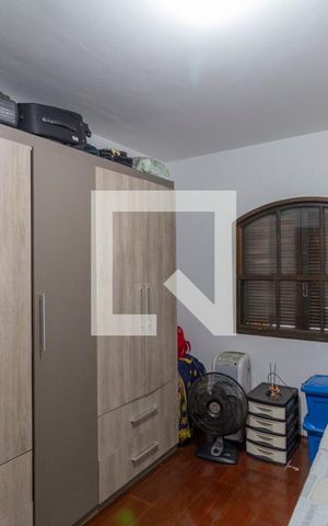 Casa à venda com 800m², 3 quartos e 4 vagas Casa à venda com 800m², 3 quartos e 4 vagasQuarto 1