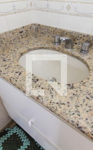 Casa de condomínio à venda com 135m², 4 quartos e 4 vagas Casa de condomínio à venda com 135m², 4 quartos e 4 vagasBanheiro Da Suíte 2