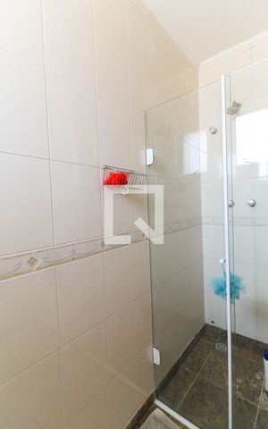 Casa de condomínio à venda com 135m², 4 quartos e 4 vagas Casa de condomínio à venda com 135m², 4 quartos e 4 vagasBanheiro Da Suíte 2