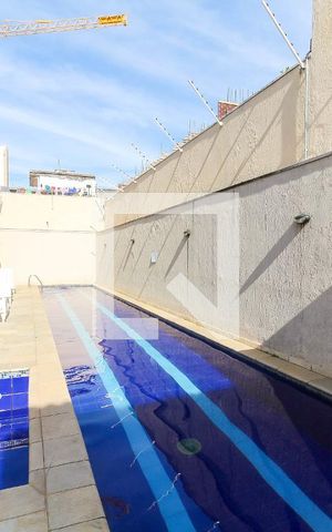Casa de condomínio à venda com 135m², 4 quartos e 4 vagas Casa de condomínio à venda com 135m², 4 quartos e 4 vagasPiscina