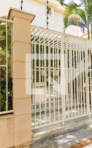 Casa de condomínio à venda com 135m², 4 quartos e 4 vagas Casa de condomínio à venda com 135m², 4 quartos e 4 vagasFachada