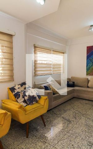 Casa de condomínio à venda com 135m², 4 quartos e 4 vagas Casa de condomínio à venda com 135m², 4 quartos e 4 vagasSala