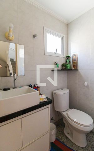 Casa de condomínio à venda com 135m², 4 quartos e 4 vagas Casa de condomínio à venda com 135m², 4 quartos e 4 vagasBanheiro Social
