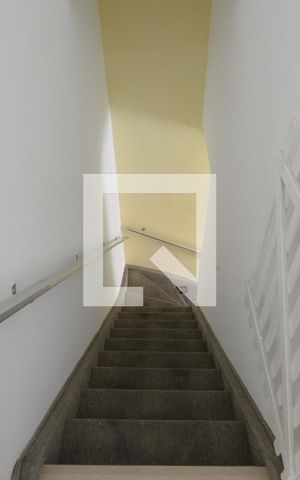 Casa à venda com 80m², 2 quartos e sem vagaEscada