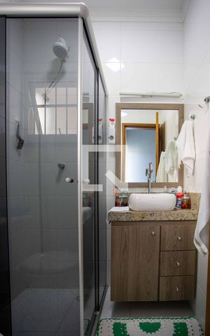 Casa à venda com 100m², 3 quartos e 2 vagasBanheiro da Suíte