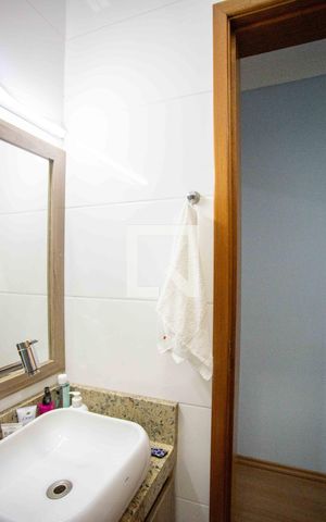 Casa à venda com 100m², 3 quartos e 2 vagasBanheiro Social