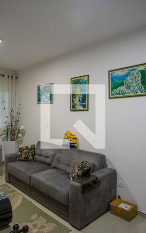 Casa à venda com 100m², 3 quartos e 2 vagasSala
