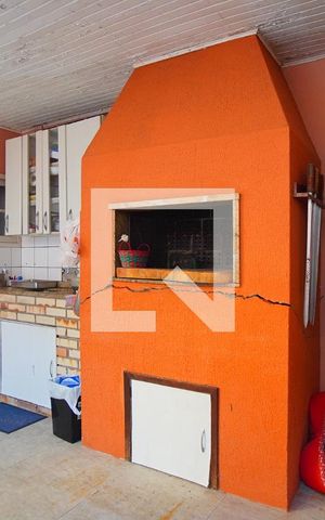 Casa à venda com 329m², 5 quartos e 4 vagasQuintal fundos - Churrasqueira 2