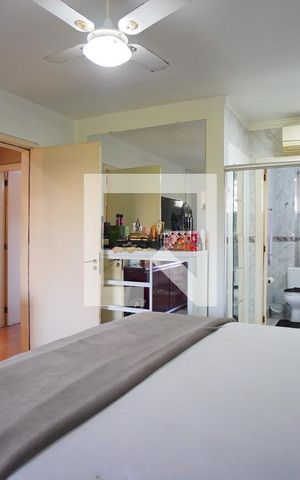 Casa à venda com 329m², 5 quartos e 4 vagasSuíte