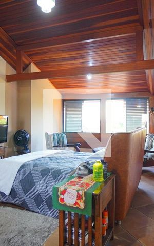 Casa à venda com 329m², 5 quartos e 4 vagasSuíte 2