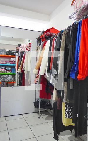 Casa à venda com 329m², 5 quartos e 4 vagasQuarto 4 - Closet