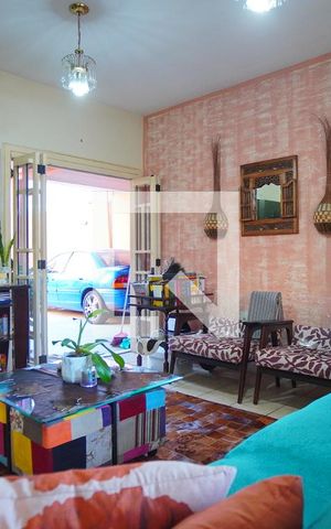 Casa à venda com 329m², 5 quartos e 4 vagasSala