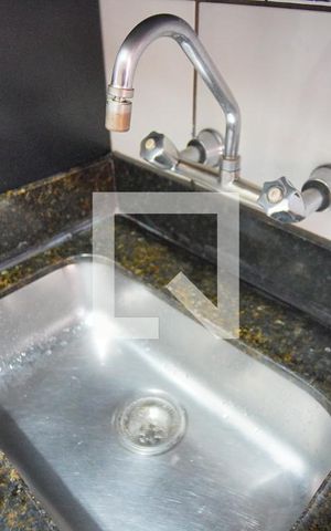 Casa à venda com 329m², 5 quartos e 4 vagasCozinha - Torneira