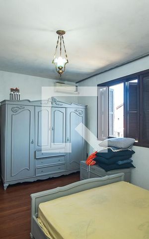 Casa à venda com 248m², 4 quartos e 2 vagasSuite