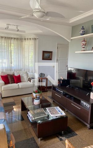 Casa à venda com 274m², 3 quartos e 2 vagas