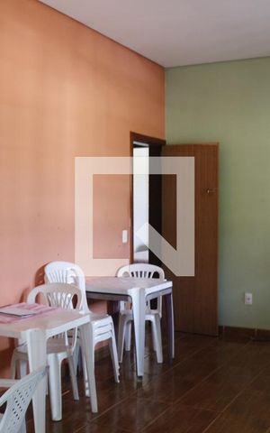 Casa à venda com 244m², 4 quartos e 10 vagasSala
