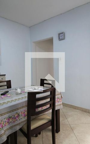Casa à venda com 180m², 2 quartos e 2 vagasCozinha